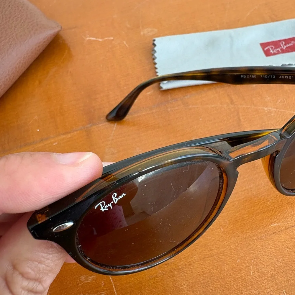Ray-Ban Black Round Sunglasses with Brown Case and Light Blue Cloth